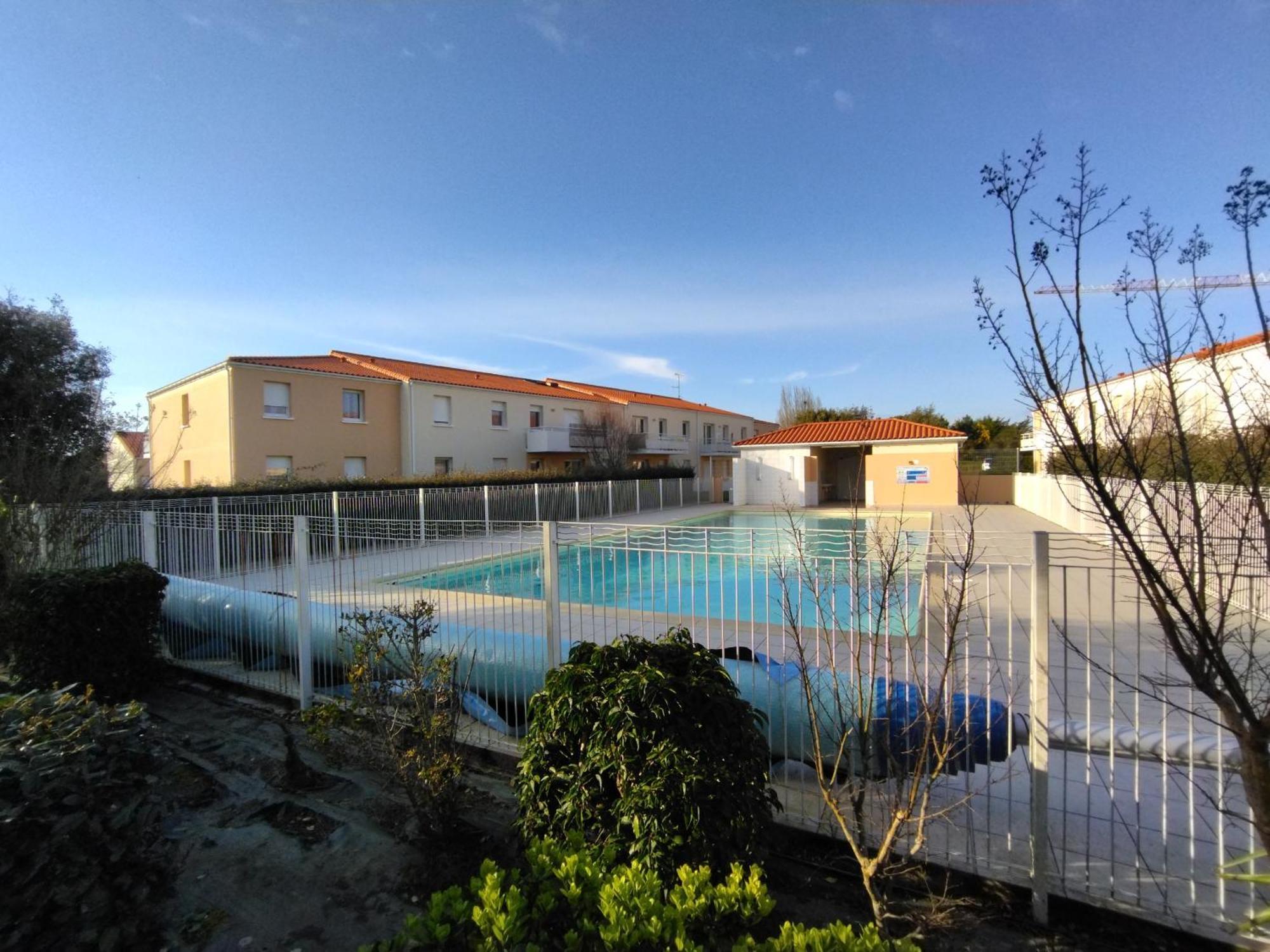 Appartement Dans Residence Au Calme Avec Piscine Les Sables-d'Olonne Exterior photo